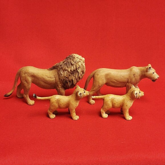 Set of Schleich Lion Figurines Lion Lioness Two Lion Cubs Wild Life Collection - Picture 12 of 12